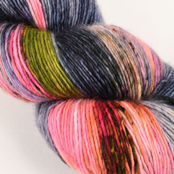 Olann Singles Sock Yarn Superwash Merino Wool Hand Dyed Nova - Picture 2 of 3